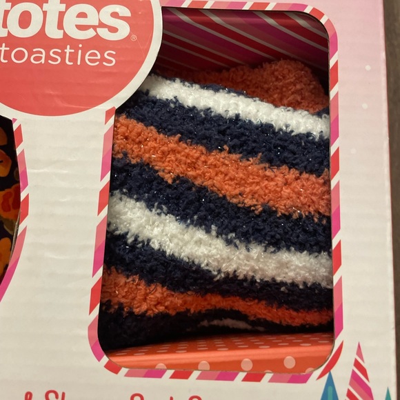 Totes Toasties Insulated Tumbler & Slipper Sock Set - Picture 2 of 5